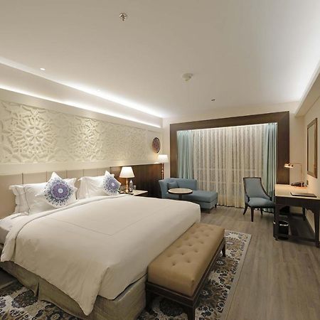 Hotel Taj Skyline Ahmedabad Esterno foto Deluxe Room
